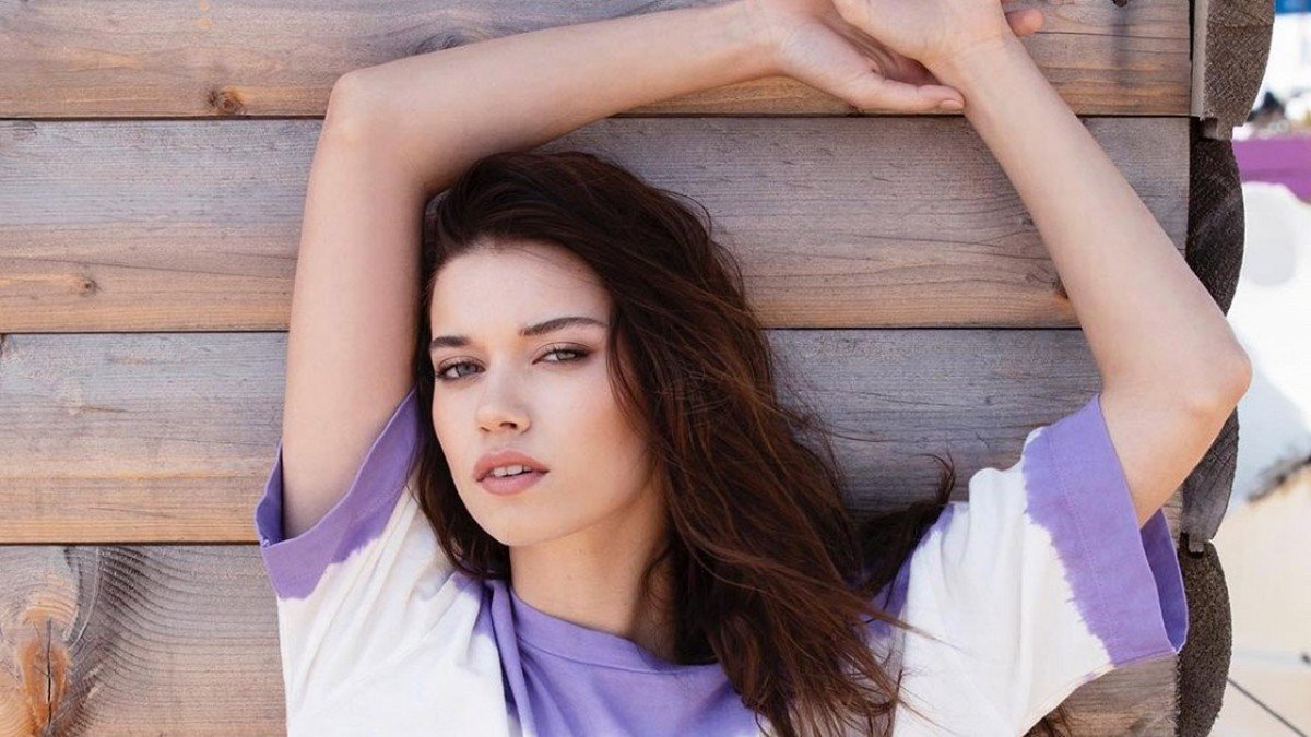 Afra Saraçoğlu kimdir, nereli ve kaç yaşında? Rol aldığı projeler neler?