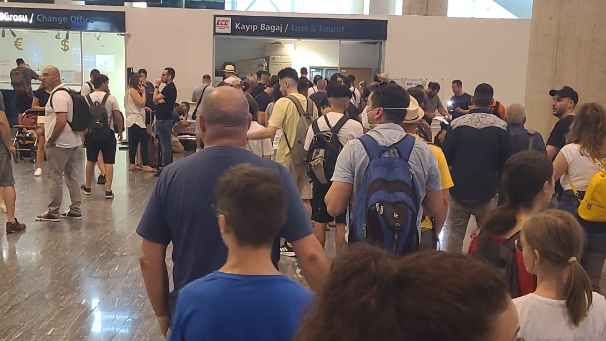 Almanya’dan tatilcilerin kendileri geldi, valizleri gelmedi