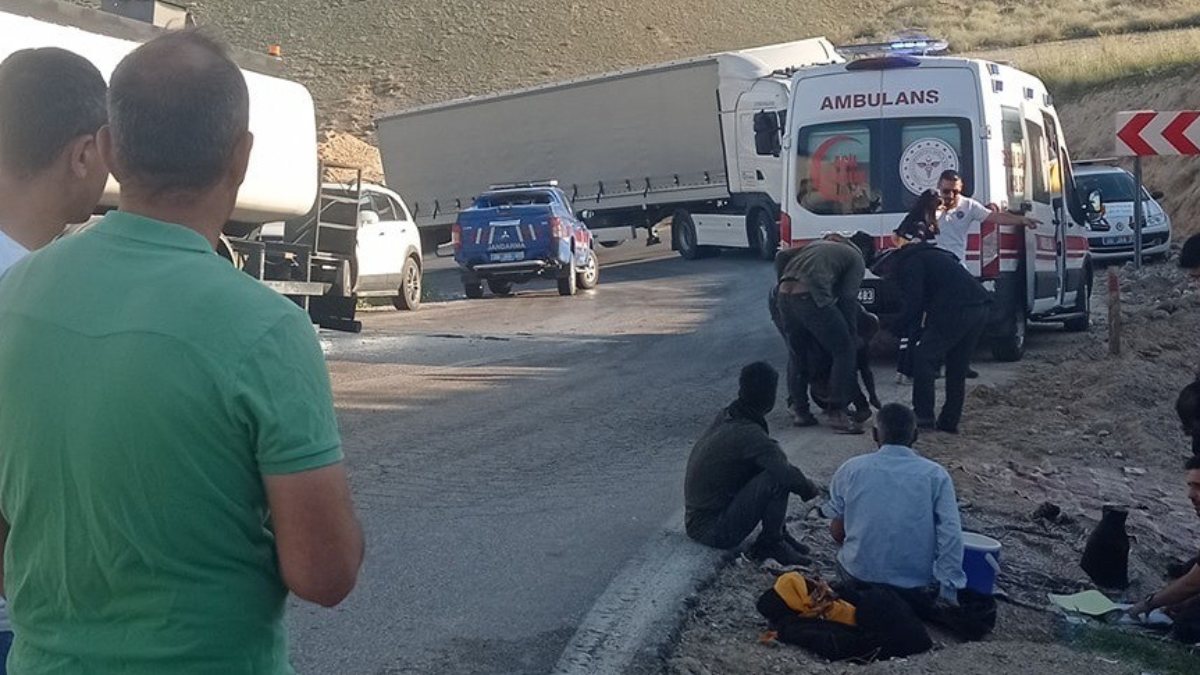 Ankara’da minibüs ile tanker çarpıştı: 8 yaralı
