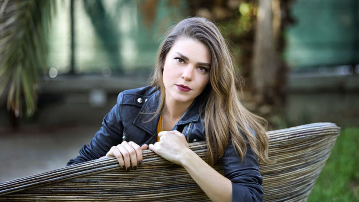 Aslı Enver tekne pozları ile büyüledi! ‘Sen en parlak güneşsin’