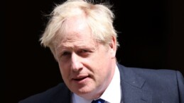 Boris Johnson’dan istifa kararı