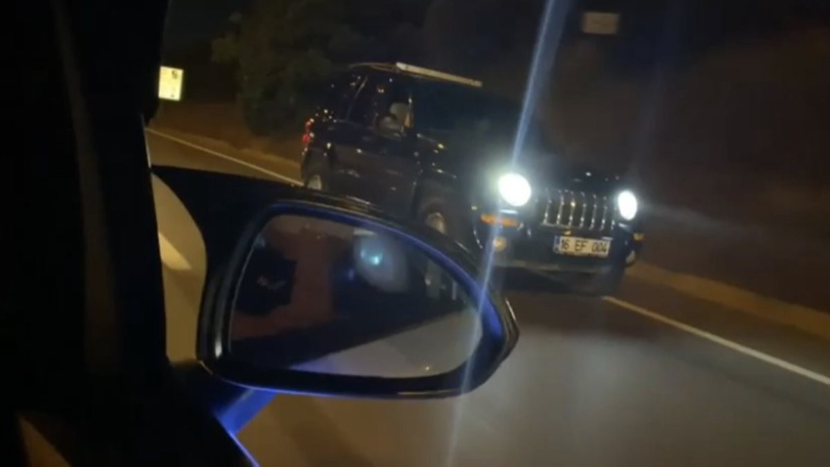 Bursa’da geri giden cip, trafiği tehlikeye soktu