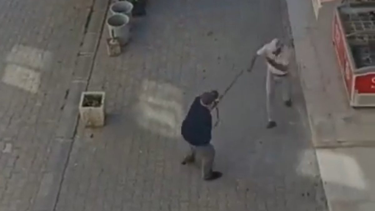 Çorum’da akrabasının dükkanını tüfekle kurşunladı