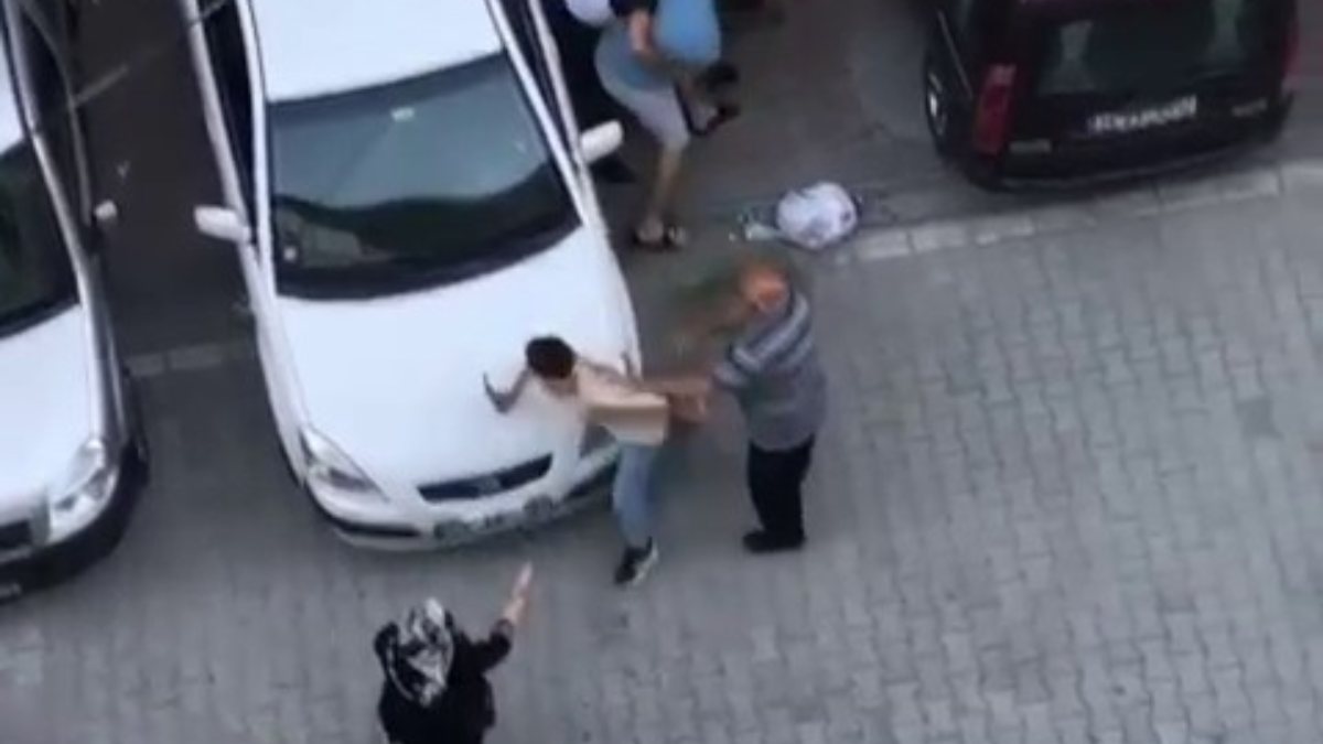 Esenyurt’ta kızının sevgilisi olduğunu öğrenen baba, sinir krizi geçirdi