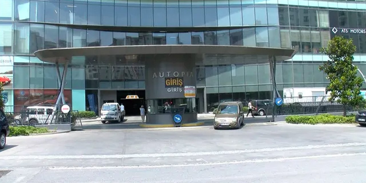 Esenyurt’ta oto galericiler sitesinde silahlı kavga: 1 ölü