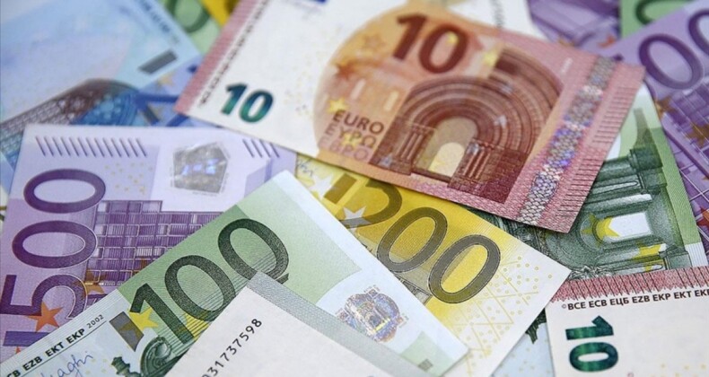 Euro/dolar 20 yılın en düşük seviyesinde