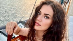 Göbeğini gösterdi, teknede şov yaptı! Fahriye Evcen’i görenin nutku tutuldu…