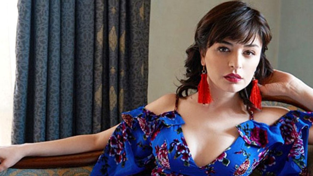 Gonca Vuslateri havuz başında poz verdi! ‘Vasfiye teyzeye ne olmuş böyle’