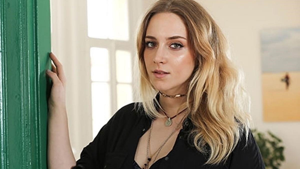 Hayal Köseoğlu makyajsız halini paylaştı! Doğal hali mest etti!