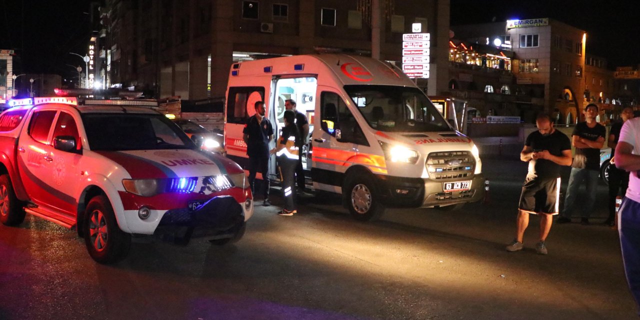 İçinde sanatçıların da olduğu otelde yangın