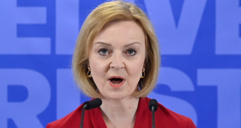 İngiltere’de anket: Muhafazakar Parti’nin Liz Truss ile kazanma şansı daha yüksek