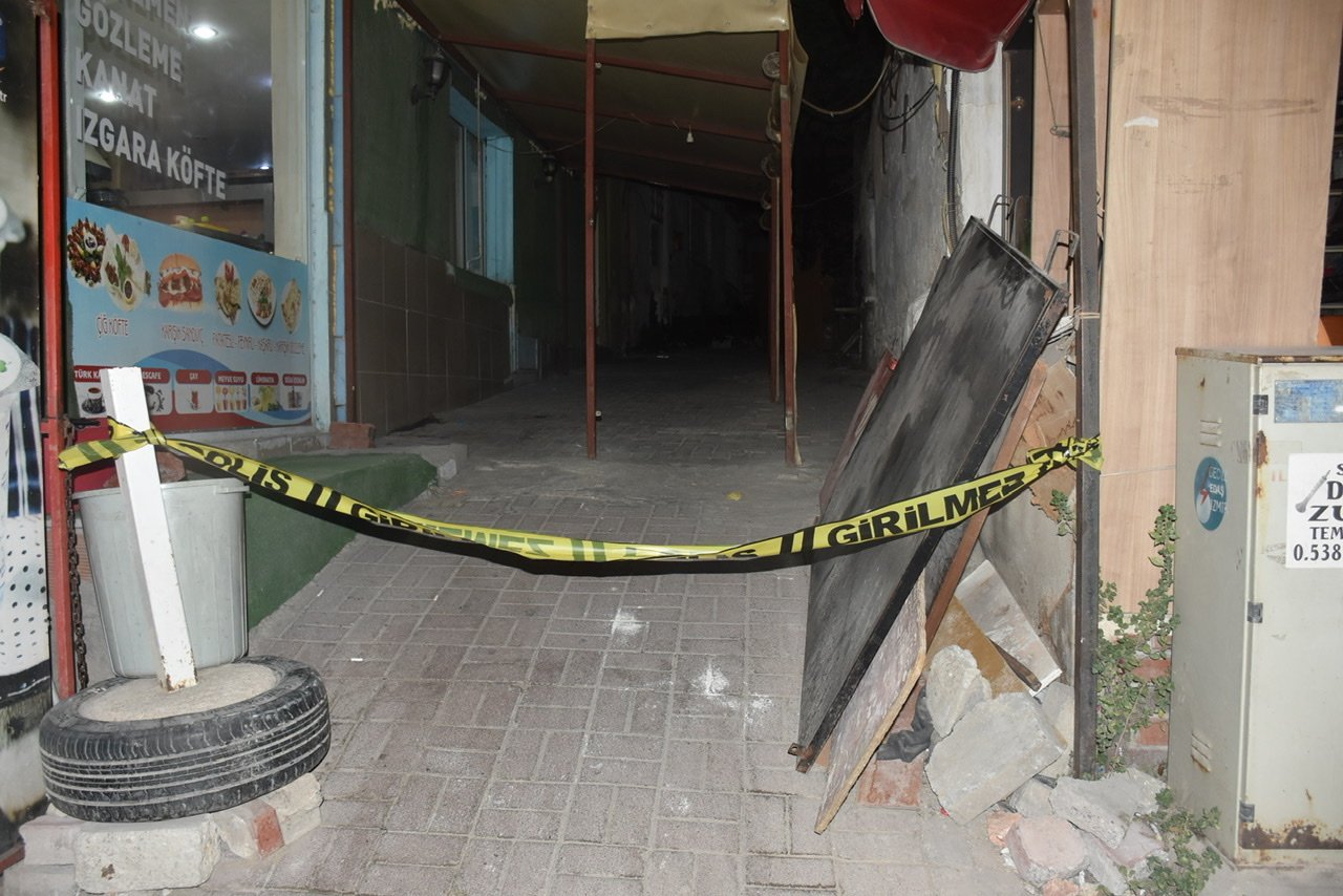 İzmir’de metruk evde cinayet