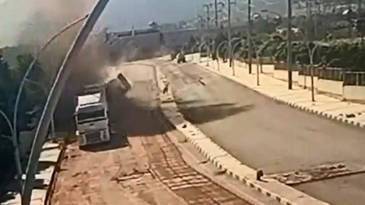 Manisa OSB’de doğalgaz patlaması: 2 işçi son anda kurtuldu