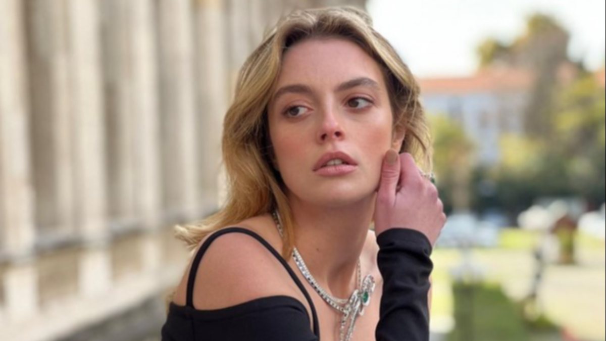 Melis Sezen’in ayakları takipçilerinin dikkatinden kaçmadı