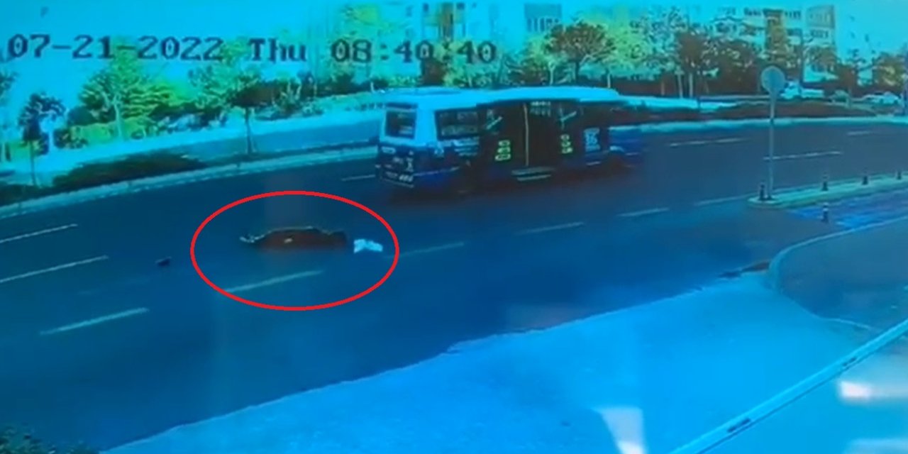 Minibüsten düştü, ‘işe geç kaldım’ diyerek gitmek istedi