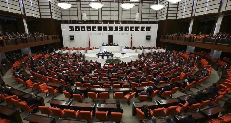 Mustafa Şentop Meclis’i 1 Ağustos’ta toplantıya çağırdı