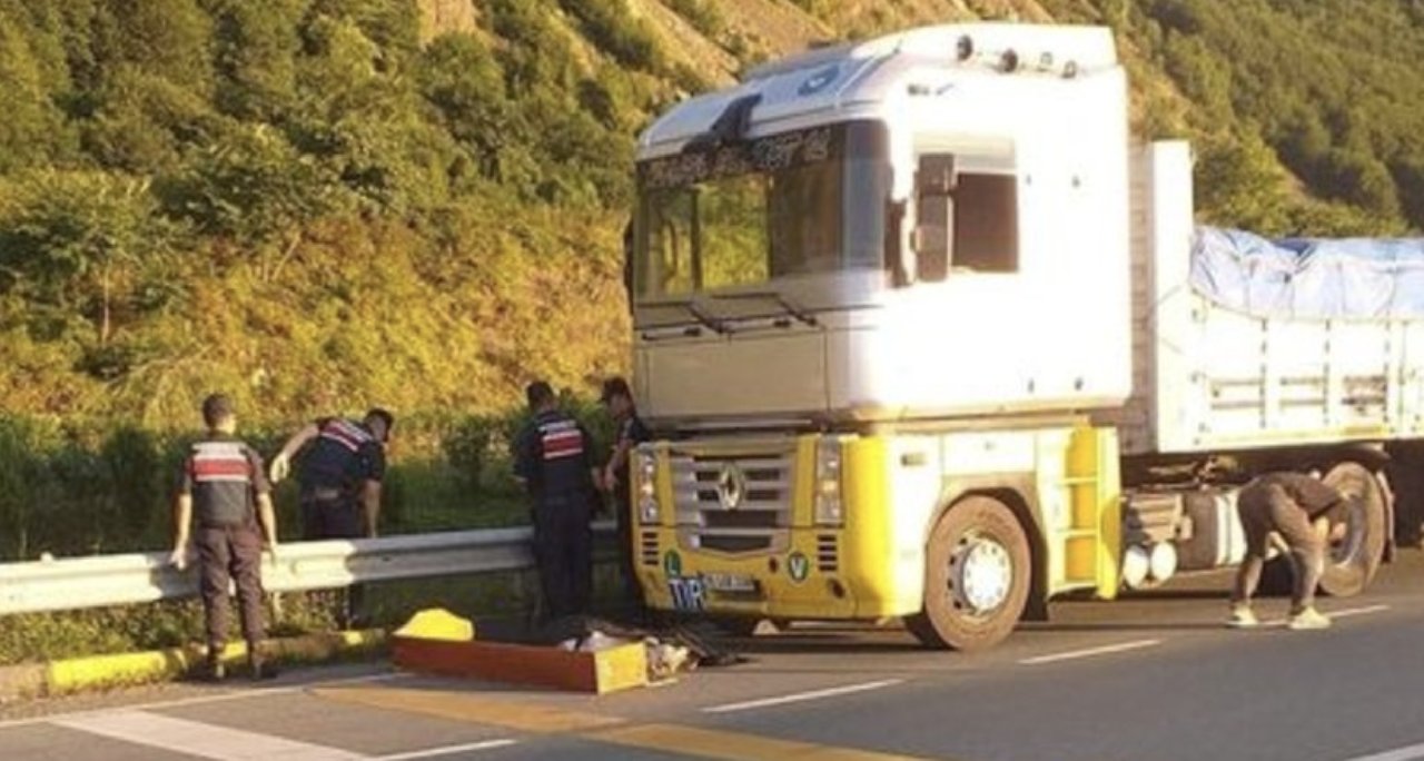 Park halindeki tır sürücüsü ölü bulundu