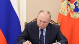 Putin’den Rus medyasının faaliyetlerini yasaklayan ülkelere misilleme