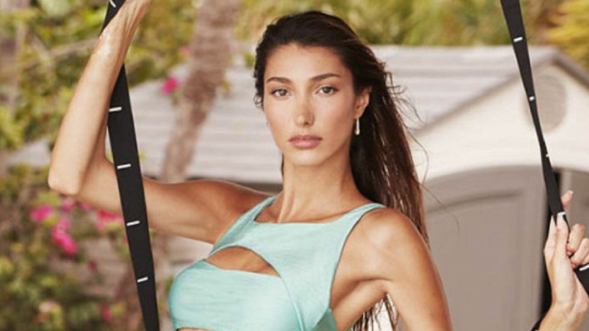 Şevval Şahin tatil pozları ile mest etti! ‘Bu fizik halis mi?..’