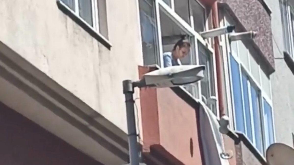Şişli’de eşi gözaltına alınınca evde ne varsa camdan fırlattı