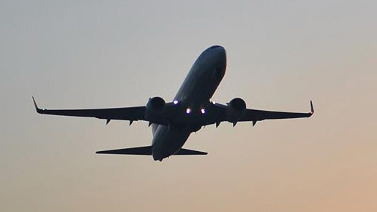 Almanya’da grev nedeniyle 36 uçuş iptal edildi