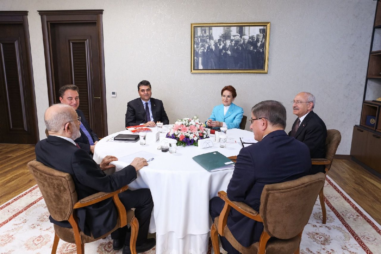 Altılı masa toplantısının ardından liderlerden paylaşımlar