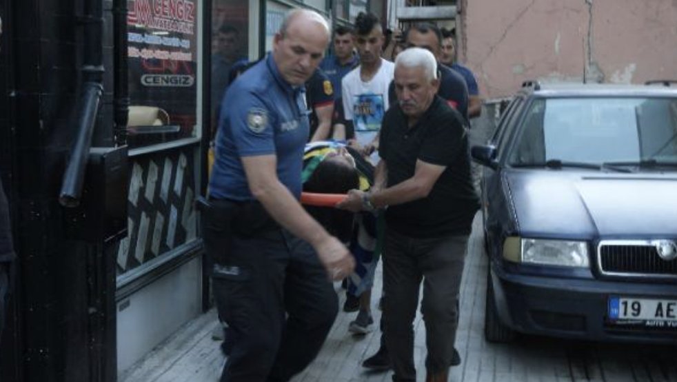 Apartmanın 4’üncü katından havalandırma boşluğuna düştü