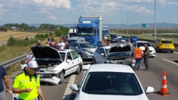 Bolu’da 6 aracın karıştığı zincirleme kaza