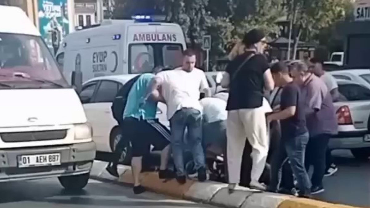 Eyüpsultan’da yol verme kavgasında yumruklar konuştu