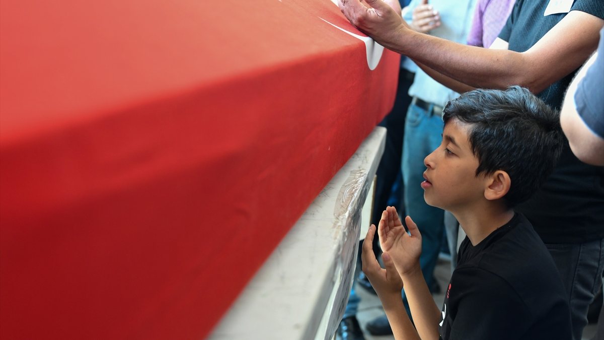 Gaziantep’teki kazada hayatını kaybedenler son yolculuğuna uğurlandı