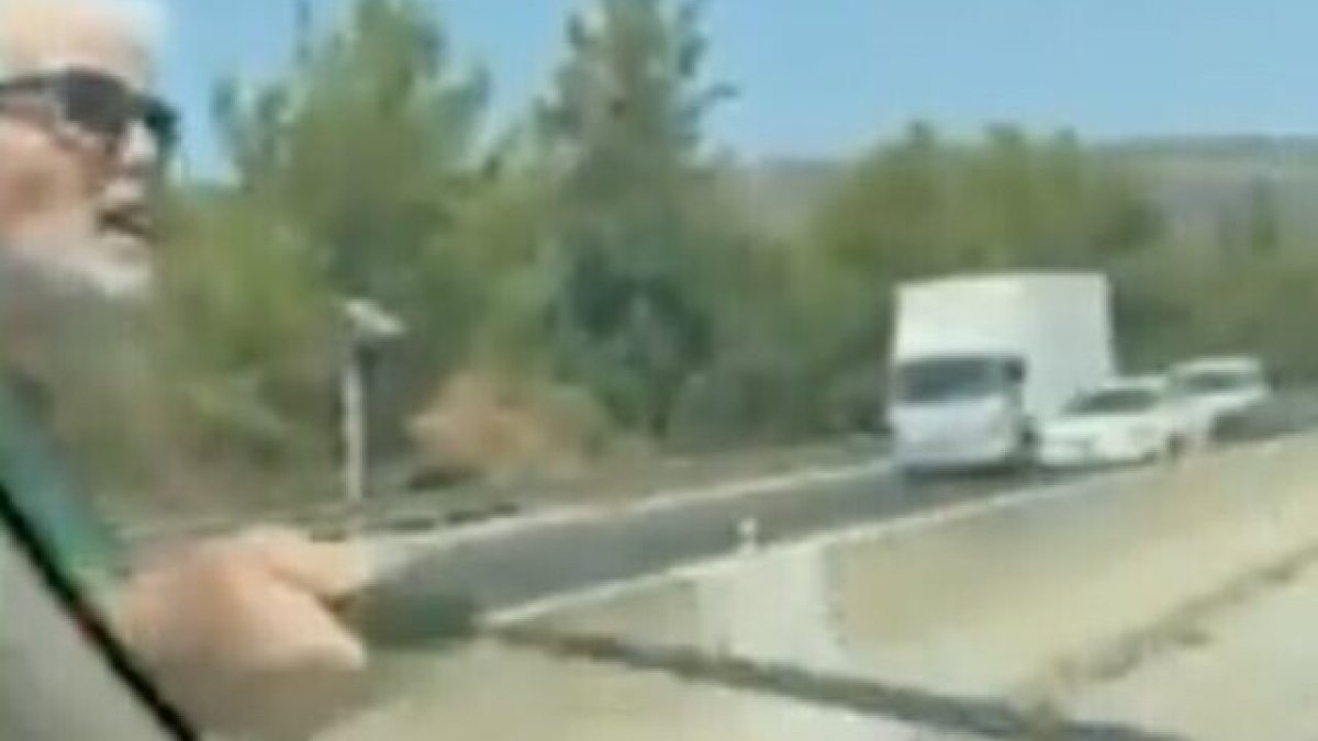 İsrailli yerleşimci, araçta çocukları bulunan Filistinli aileye palayla saldırdı