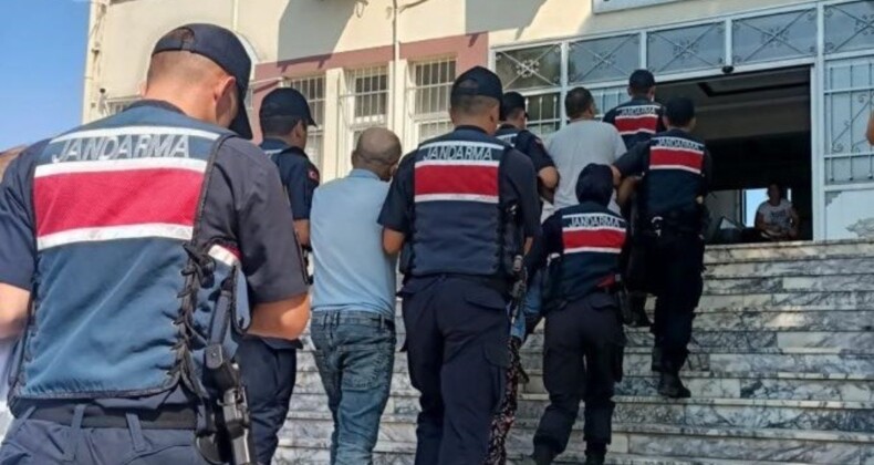 İzmir’de, telsizli göçmen kaçakçılarına operasyon