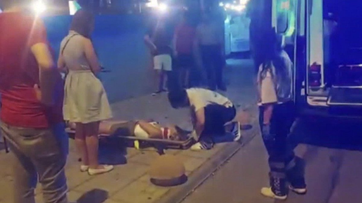 Kadıköy’de gece kulübünde yüksekten düşen kadın ağır yaralandı