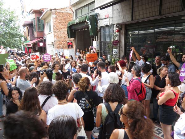 Kadıköy’de kadın cinayeti eylemi