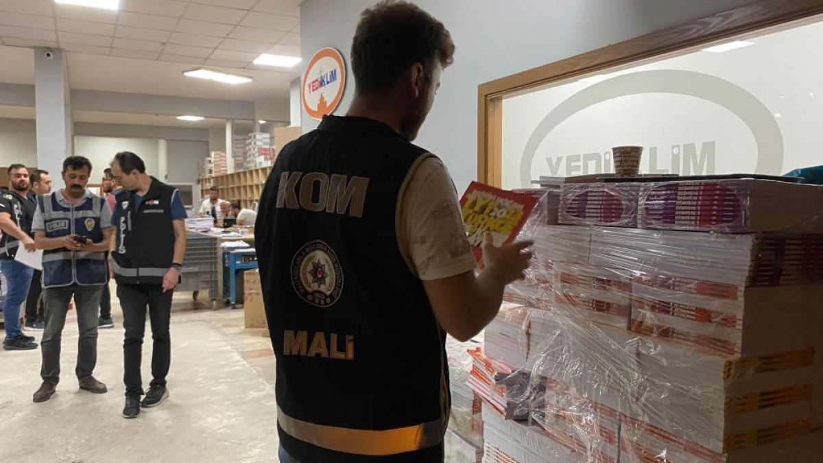KPSS sorularını hazırlayan yayınevine operasyon düzenlendi