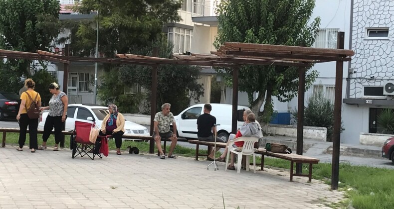 Kuşadası Körfezi’nde deprem: Evlerine giremediler