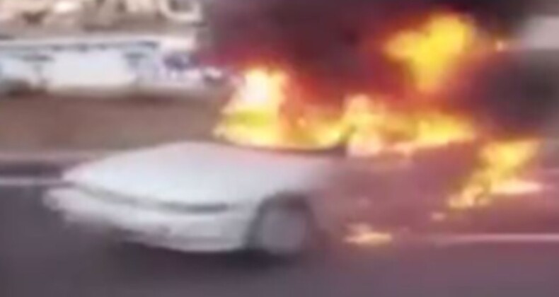 Meksika’da çok sayıda araç ateşe verildi