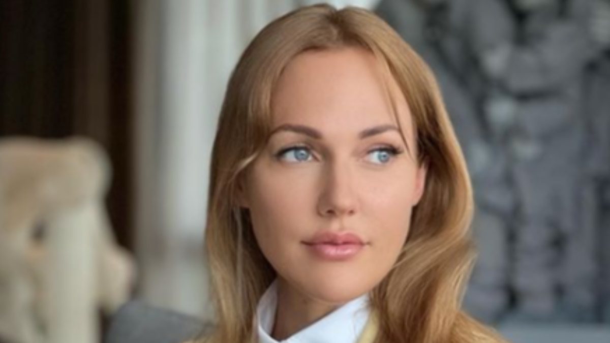 Meryem Uzerli’den milyon dolarlık poz! Rus kozmetik firmasının yüzü oldu…