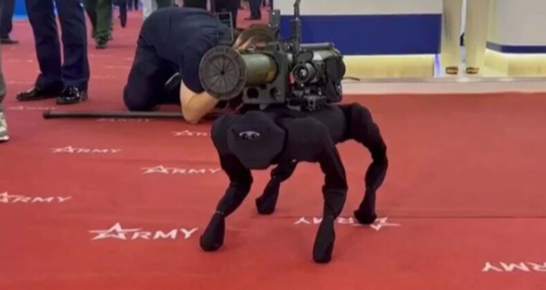 Rusya’nın roketatar taşıyan robot köpeği: M-81