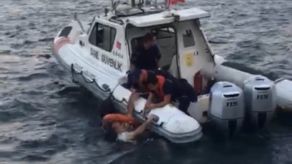 Sarıyer’de denize giren Tunuslu, boğulma tehlikesi geçirdi