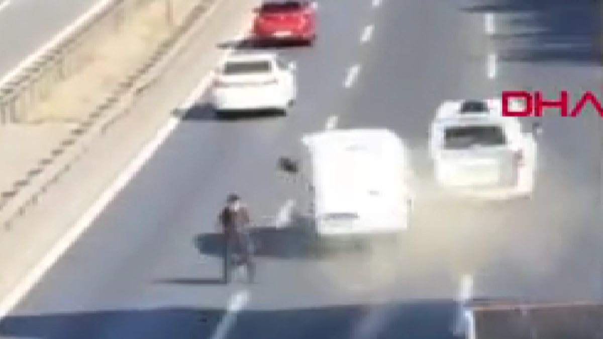 Sultanbeyli’de, TEM’e çıkan şahıs kaza yaptırdı