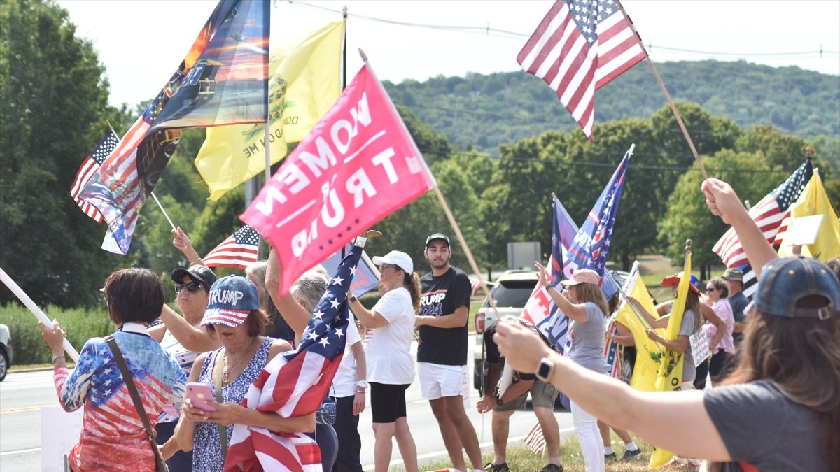 Trump destekçileri gösteri düzenledi
