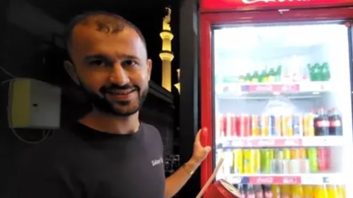 Turiste farklı fiyat veren kurnaz esnaf kameraya yakalandı