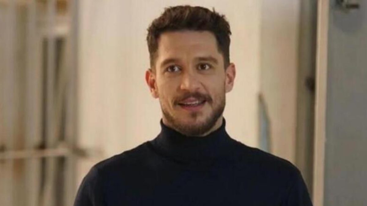 Uraz Kaygılaroğlu slip mayodan sonra öyle bir şey giydi ki! Dalga konusu oldu…