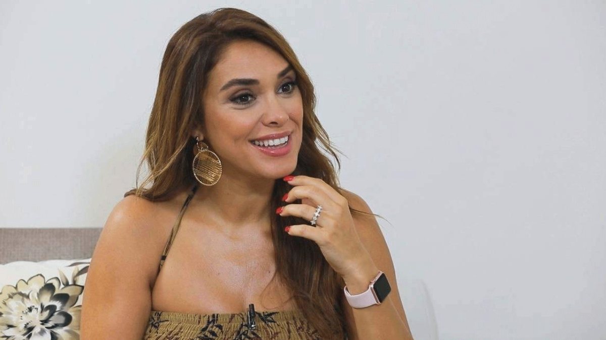 Zuhal Topal bikinisiyle zıplayarak poz verdi! “Kılıç gibi keskinsin… “