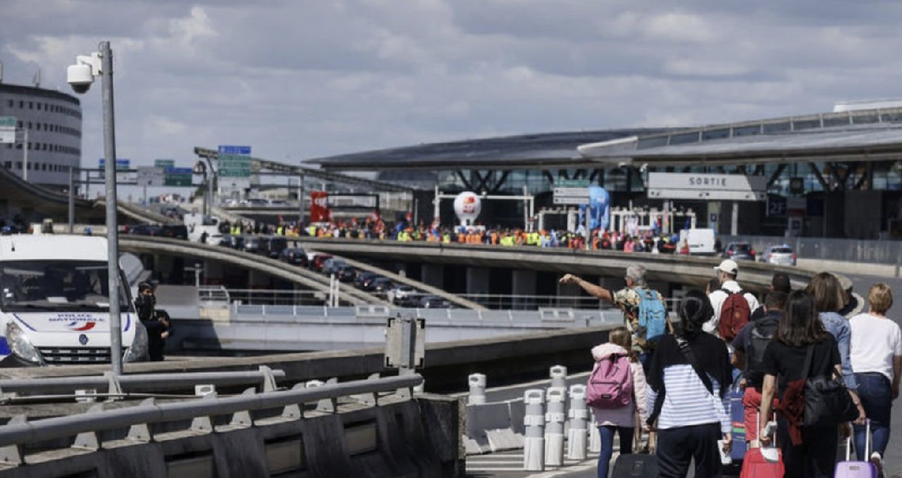 Air France uçuşlarının yarısını iptal etti