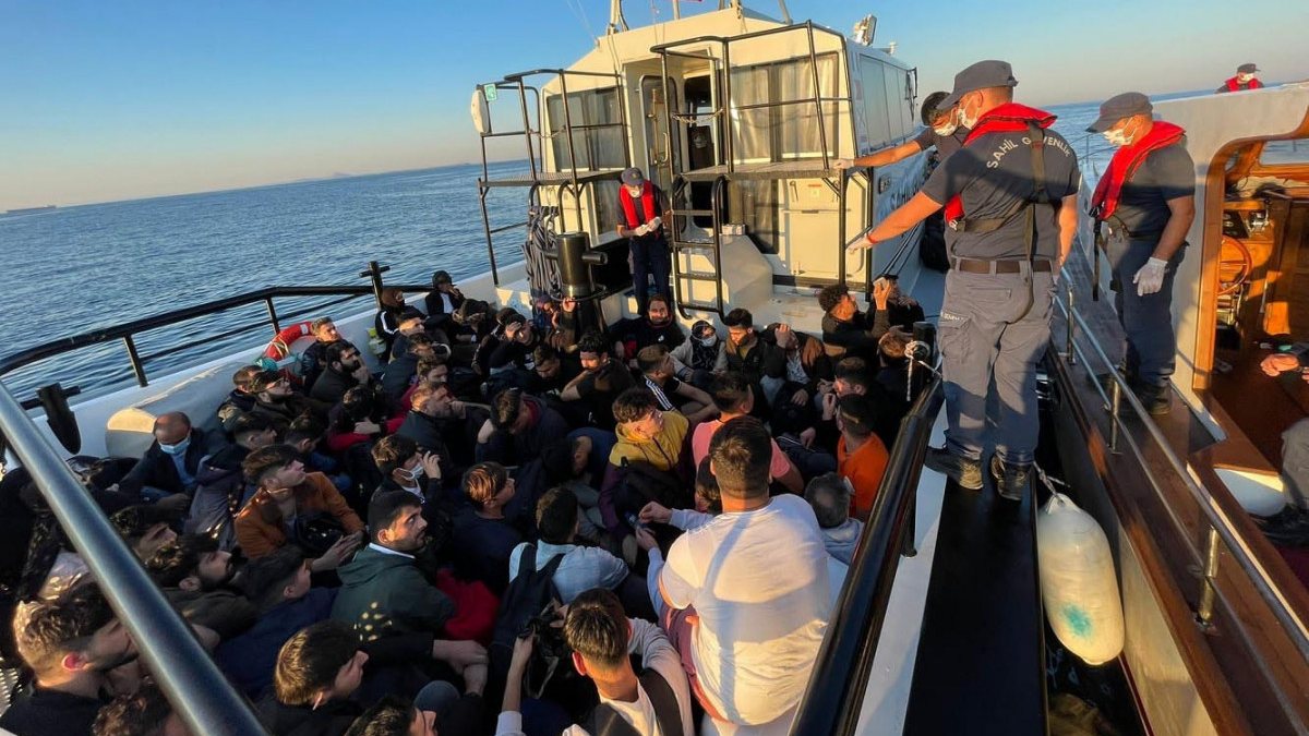 Çanakkale’de 84 kaçak göçmen yakalandı 