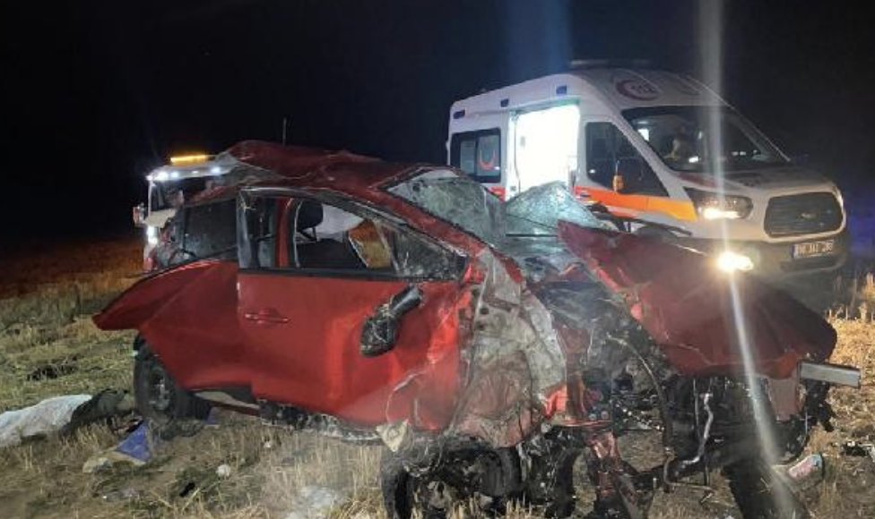 Çankırı’da otomobil şarampole devrildi: 3 ölü, 2 yaralı