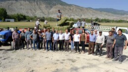 CHP’li belediyeden üreticilere yonca balyası desteği