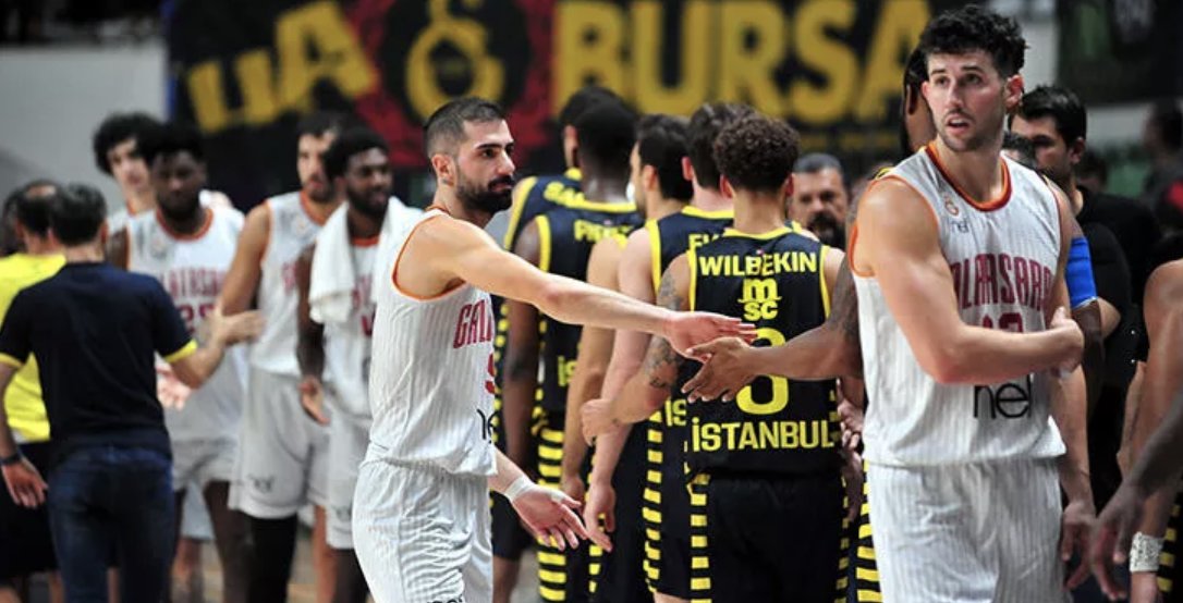 Derbide kazanan Galatasaray kupanın sahibi oldu